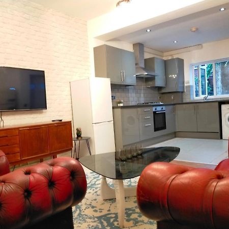 4 Bed Entire House - Heart Of The City - Near Sufc 谢菲尔德 外观 照片